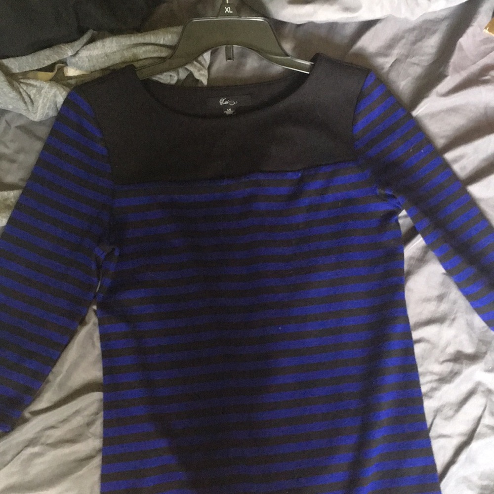 a quarter sleeved dress (on the shorter side)